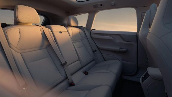 Zadní sedadla s funkcí elektrického sklápění